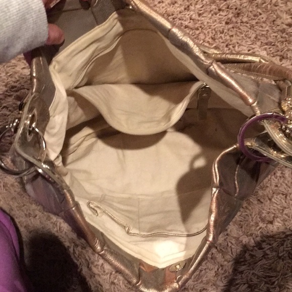 Charles David gold metallic handbag - Picture 2 of 2